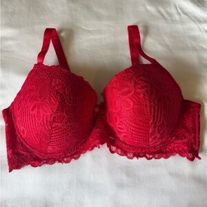 Daisy Fuentes Red Lace Bra size 42D